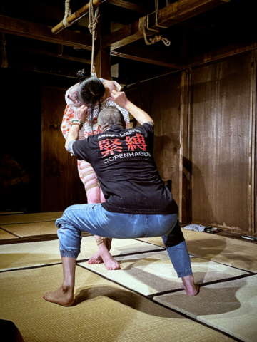 Iroha Suzuki tied by Naka Akira at Semenawa Kinbaku Kenkyûkai Kinbaku Lounge Copenhagen, photography by Alexander MA