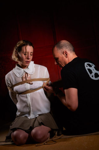 Blond woman in Japanese Rope Bondage, Shibari, Kinbaku, Semenawa in Studio 6x6, Moabit